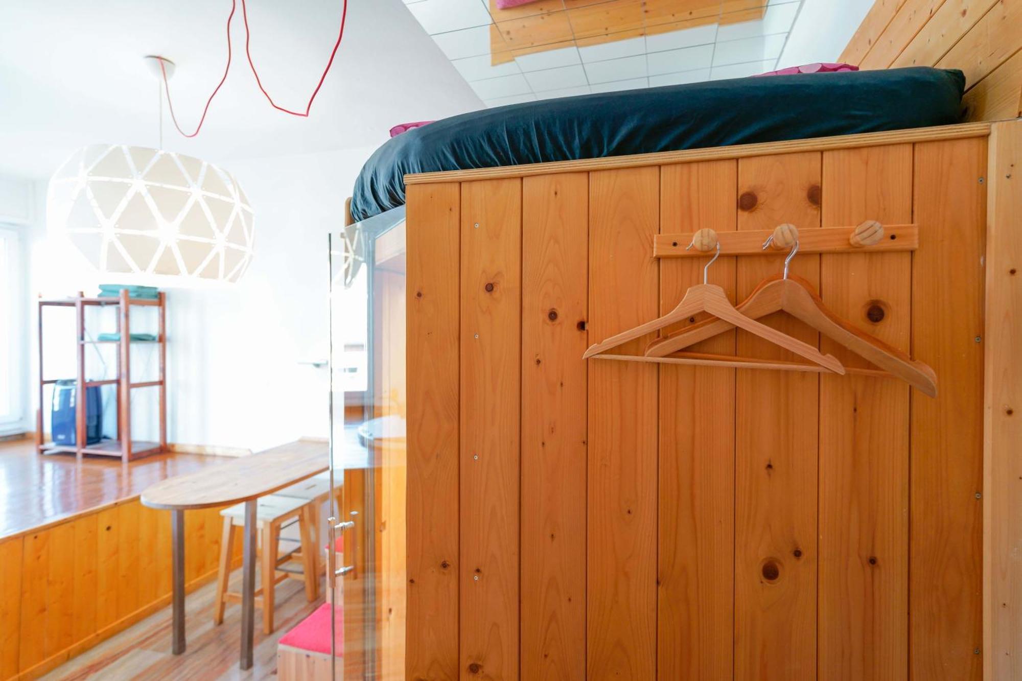 4Roomz — Foto 1